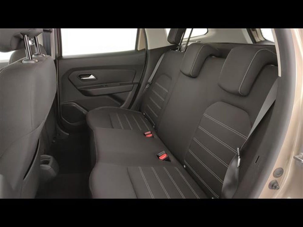 Dacia Duster usata a Milano (10)