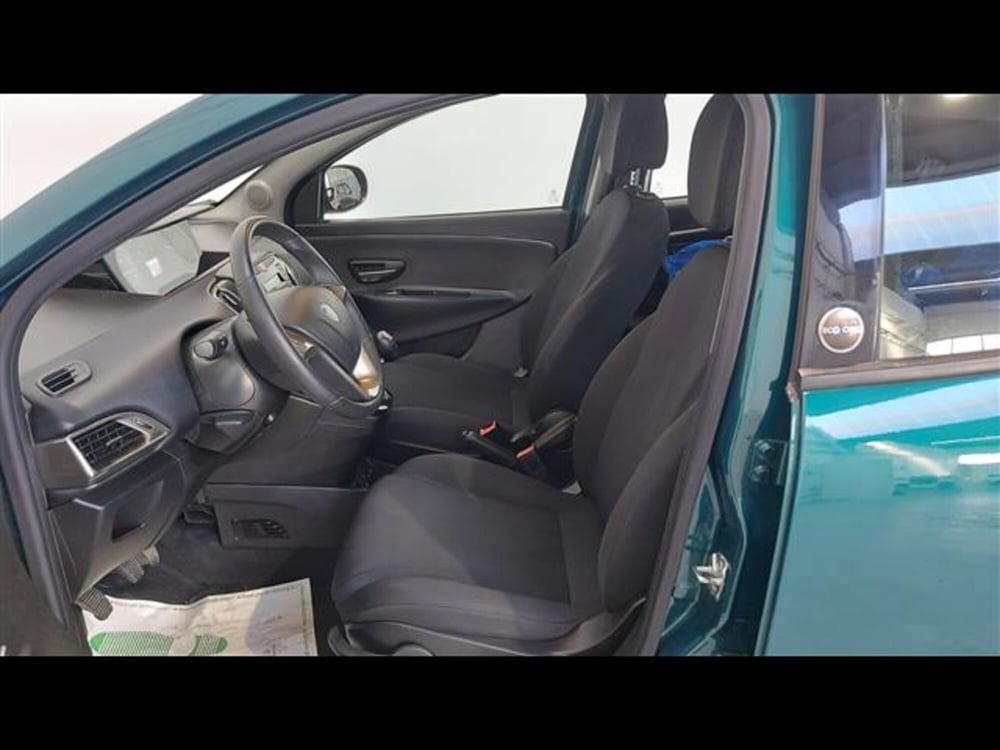 Lancia Ypsilon usata a Asti (10)