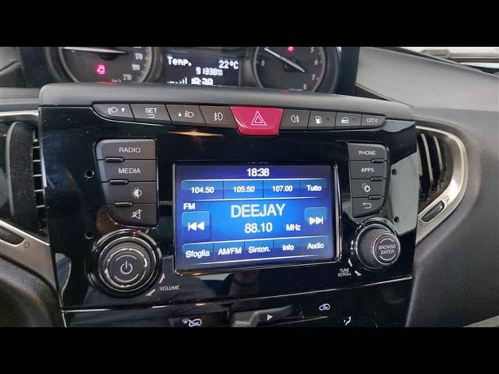 Lancia Ypsilon usata a Asti (13)