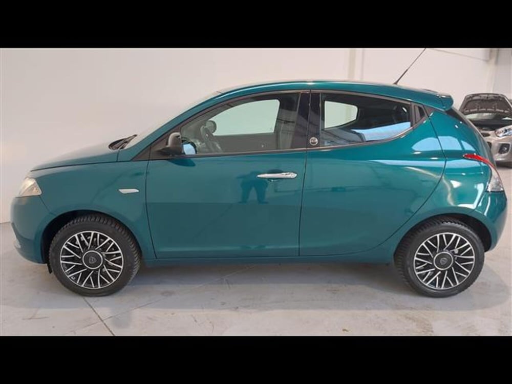 Lancia Ypsilon usata a Asti (2)