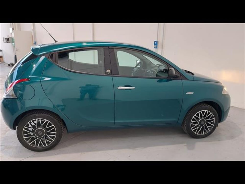Lancia Ypsilon usata a Asti (6)