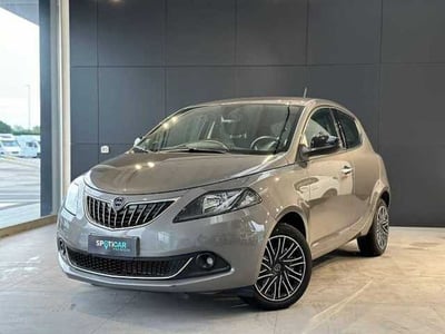 Lancia Ypsilon 1.0 FireFly 5 porte S&amp;S Hybrid Ecochic Silver del 2023 usata a Venezia