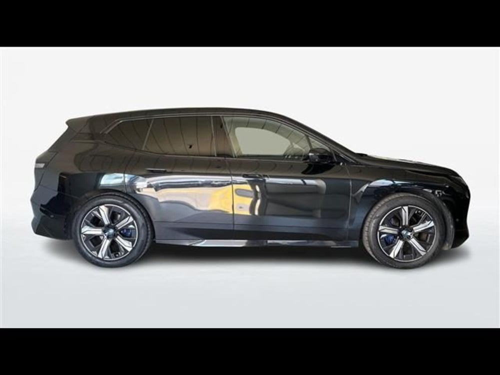 BMW iX usata a Firenze (5)