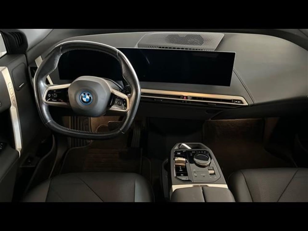 BMW iX usata a Firenze (12)