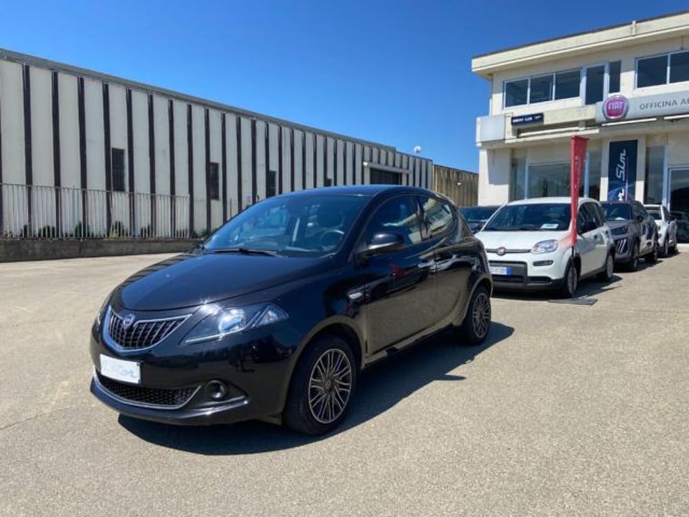 Lancia Ypsilon usata a Firenze
