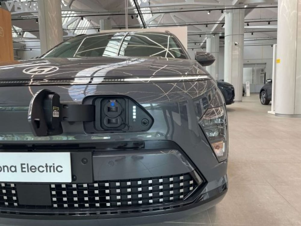 Hyundai Kona nuova a Milano (5)