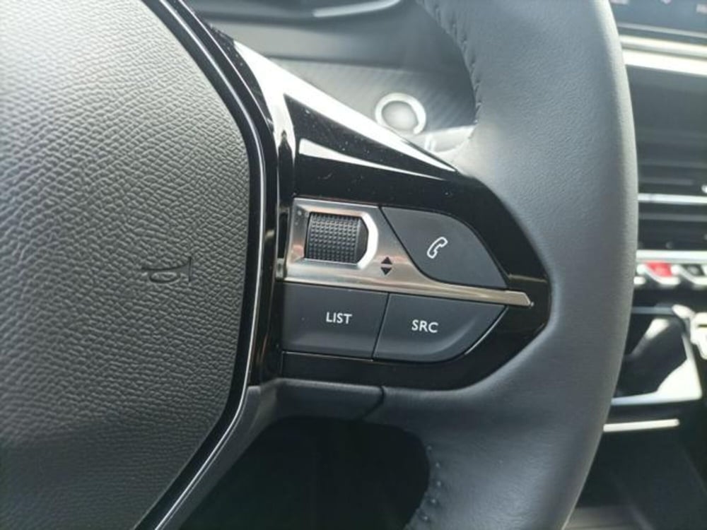 Peugeot 2008 usata a Milano (12)