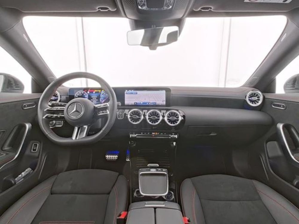 Mercedes-Benz CLA Shooting Brake usata a Milano (5)
