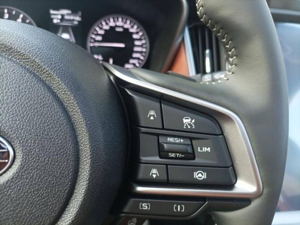 Subaru Outback nuova a Milano (11)