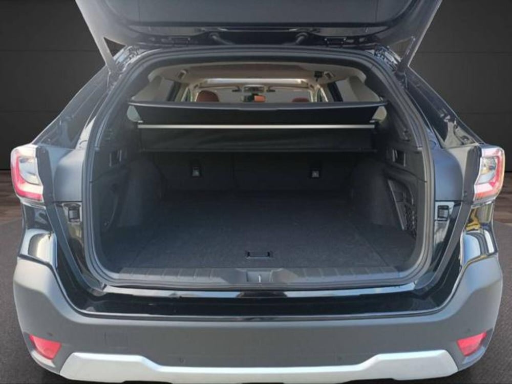 Subaru Outback nuova a Milano (17)