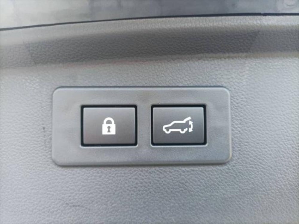 Subaru Outback nuova a Milano (18)