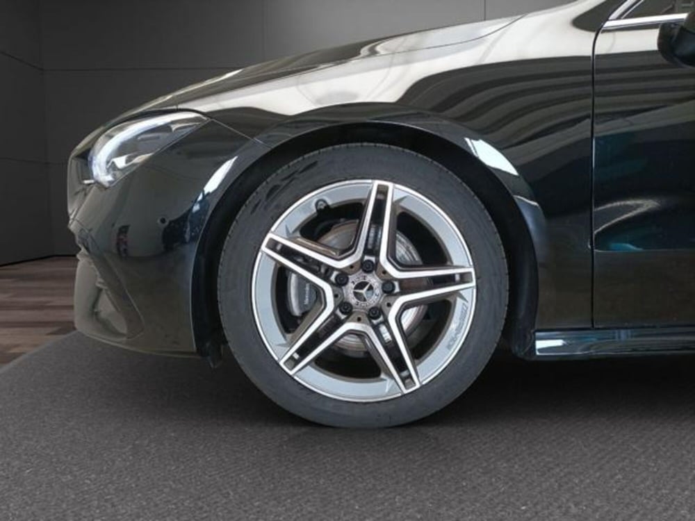 Mercedes-Benz CLA Shooting Brake usata a Milano (14)