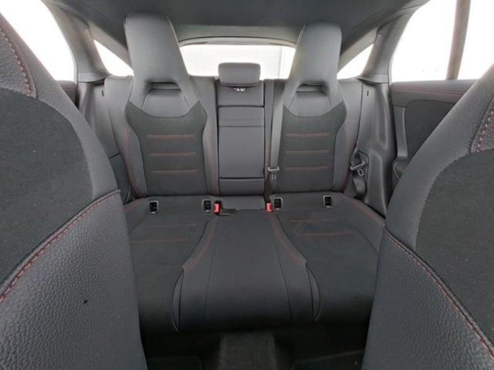 Mercedes-Benz CLA Shooting Brake usata a Milano (7)
