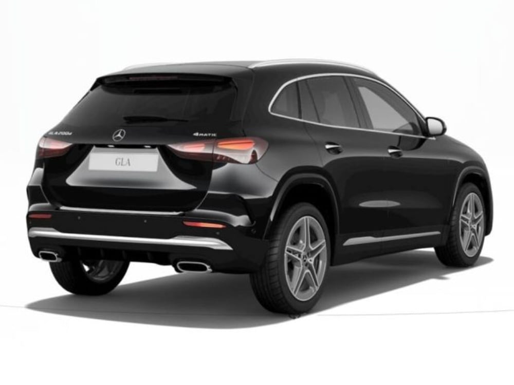 Mercedes-Benz GLA SUV nuova a Verona (2)