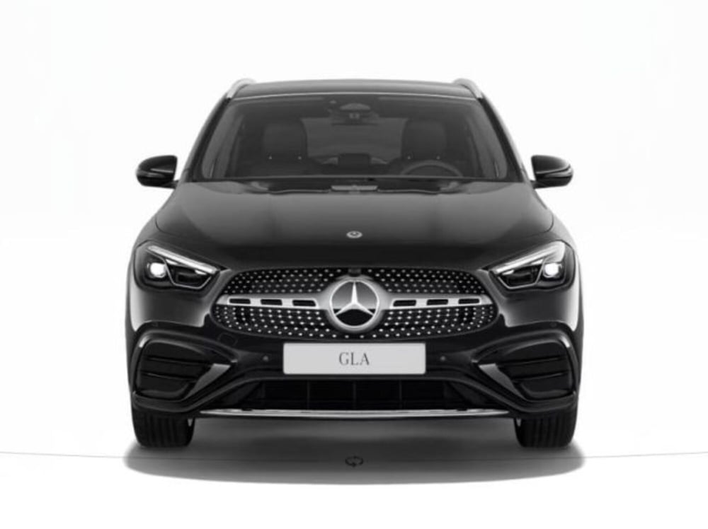 Mercedes-Benz GLA SUV nuova a Verona (3)