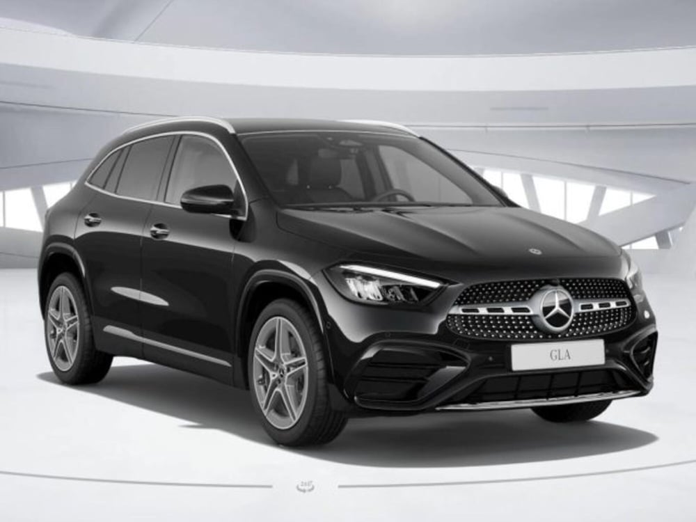 Mercedes-Benz GLA SUV nuova a Verona
