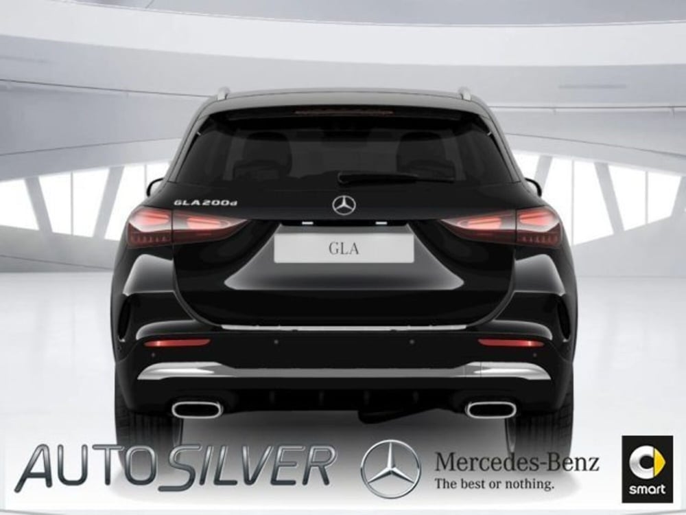 Mercedes-Benz GLA SUV nuova a Verona (3)