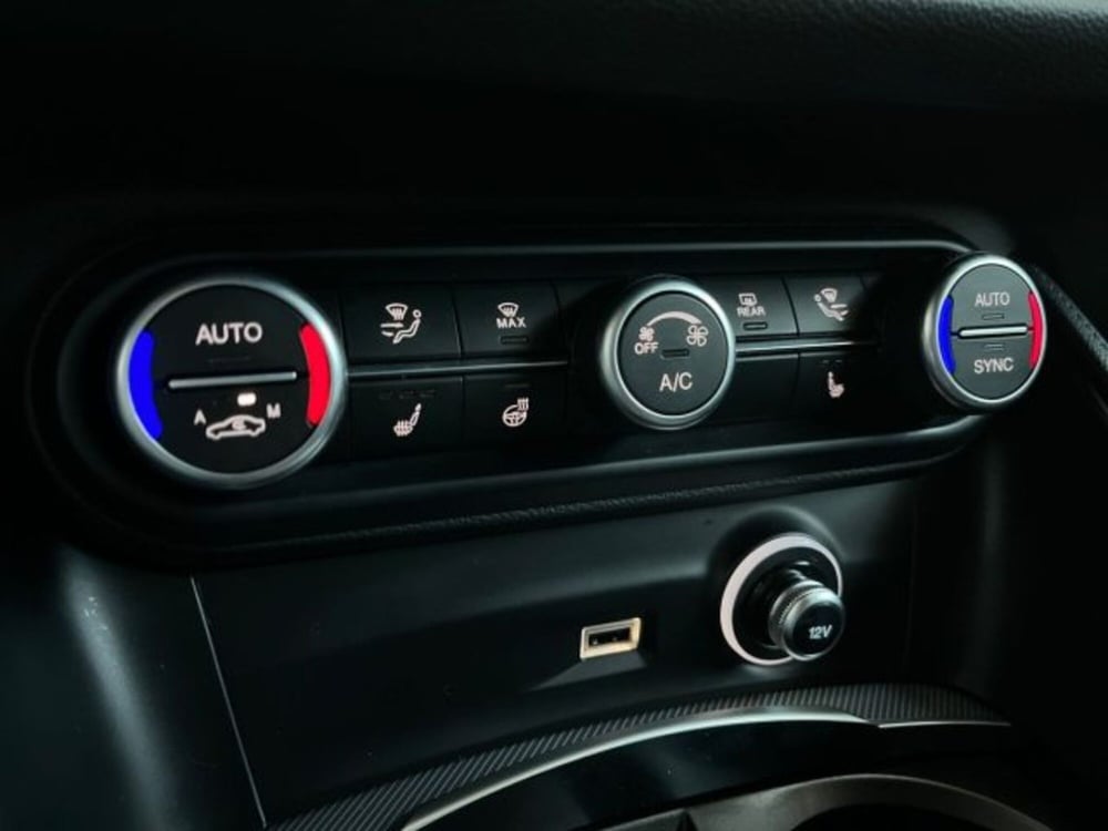 Alfa Romeo Stelvio usata a Verona (14)
