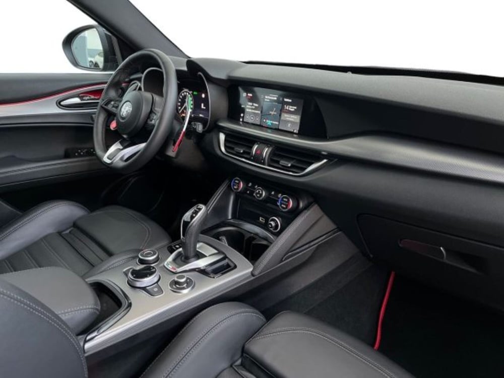 Alfa Romeo Stelvio usata a Verona (15)