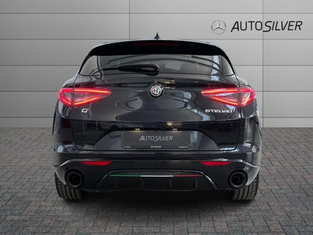 Alfa Romeo Stelvio usata a Verona (4)