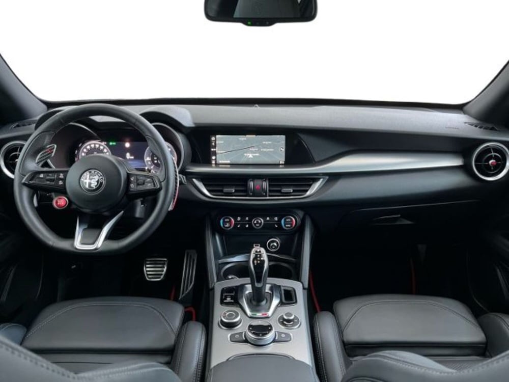 Alfa Romeo Stelvio usata a Verona (9)