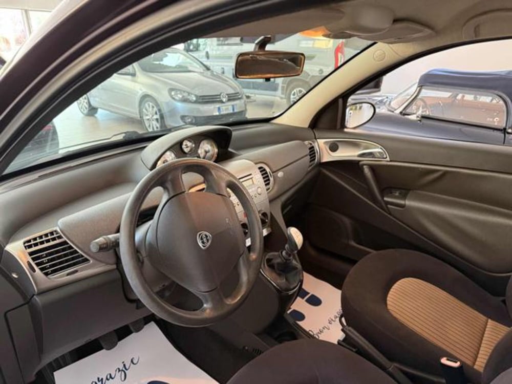 Lancia Ypsilon usata a Brescia (7)