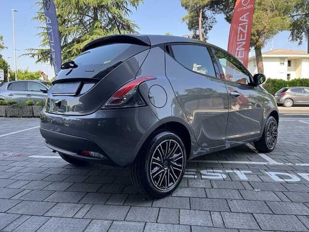 Lancia Ypsilon usata a Venezia (17)