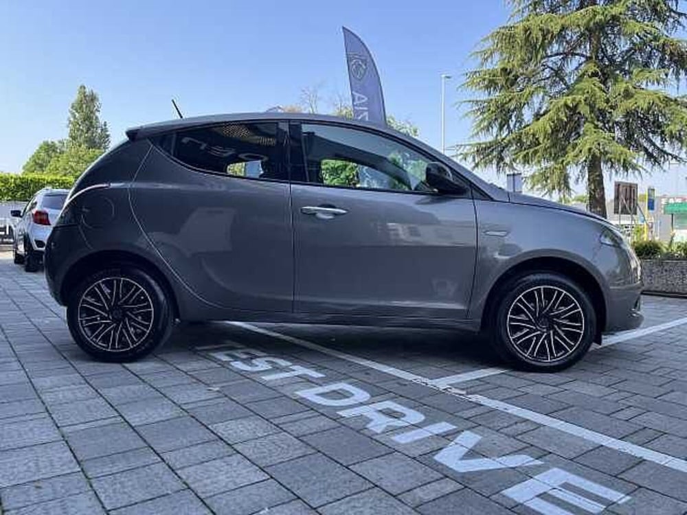 Lancia Ypsilon usata a Venezia (8)