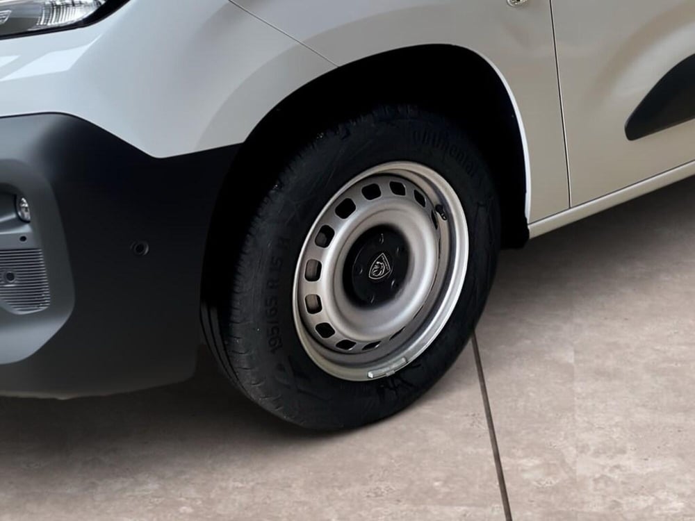 Peugeot Partner Furgone nuova a Torino (15)