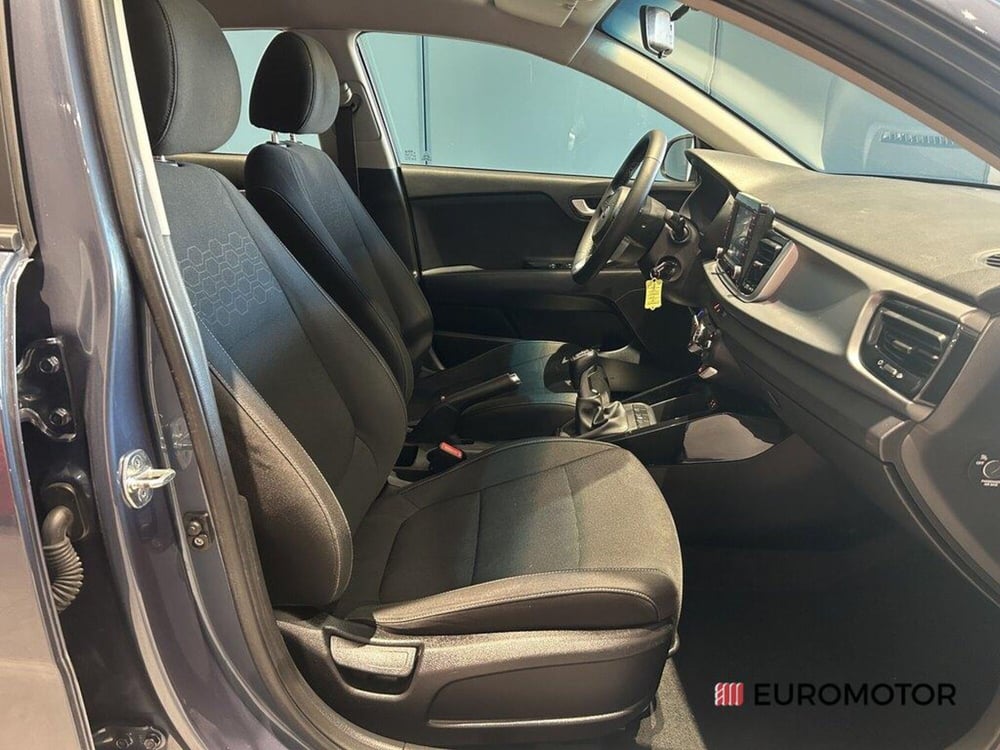 Kia Rio usata a Bari (12)