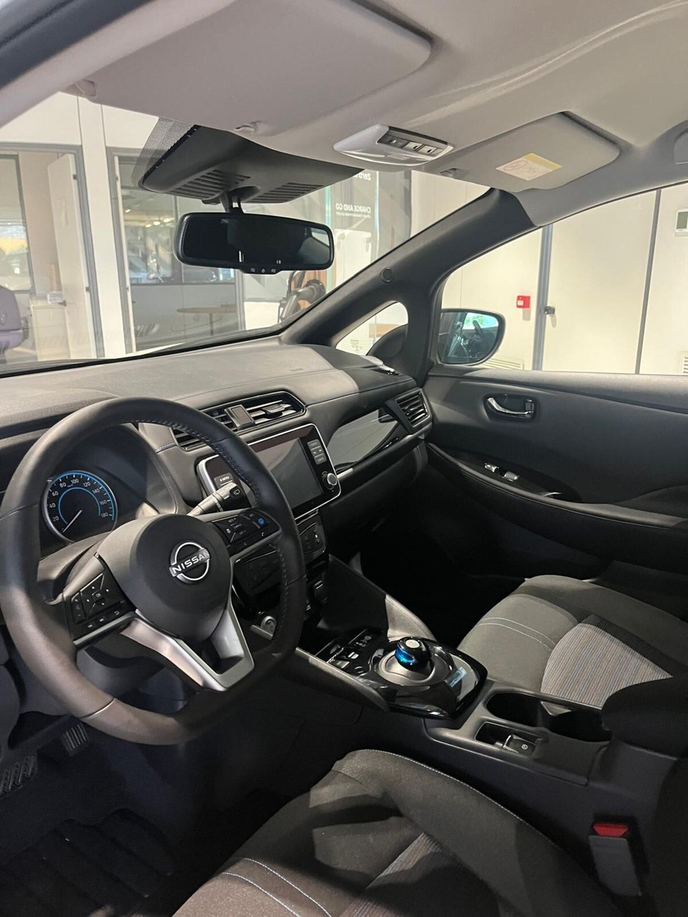 Nissan Leaf nuova a Cagliari (8)