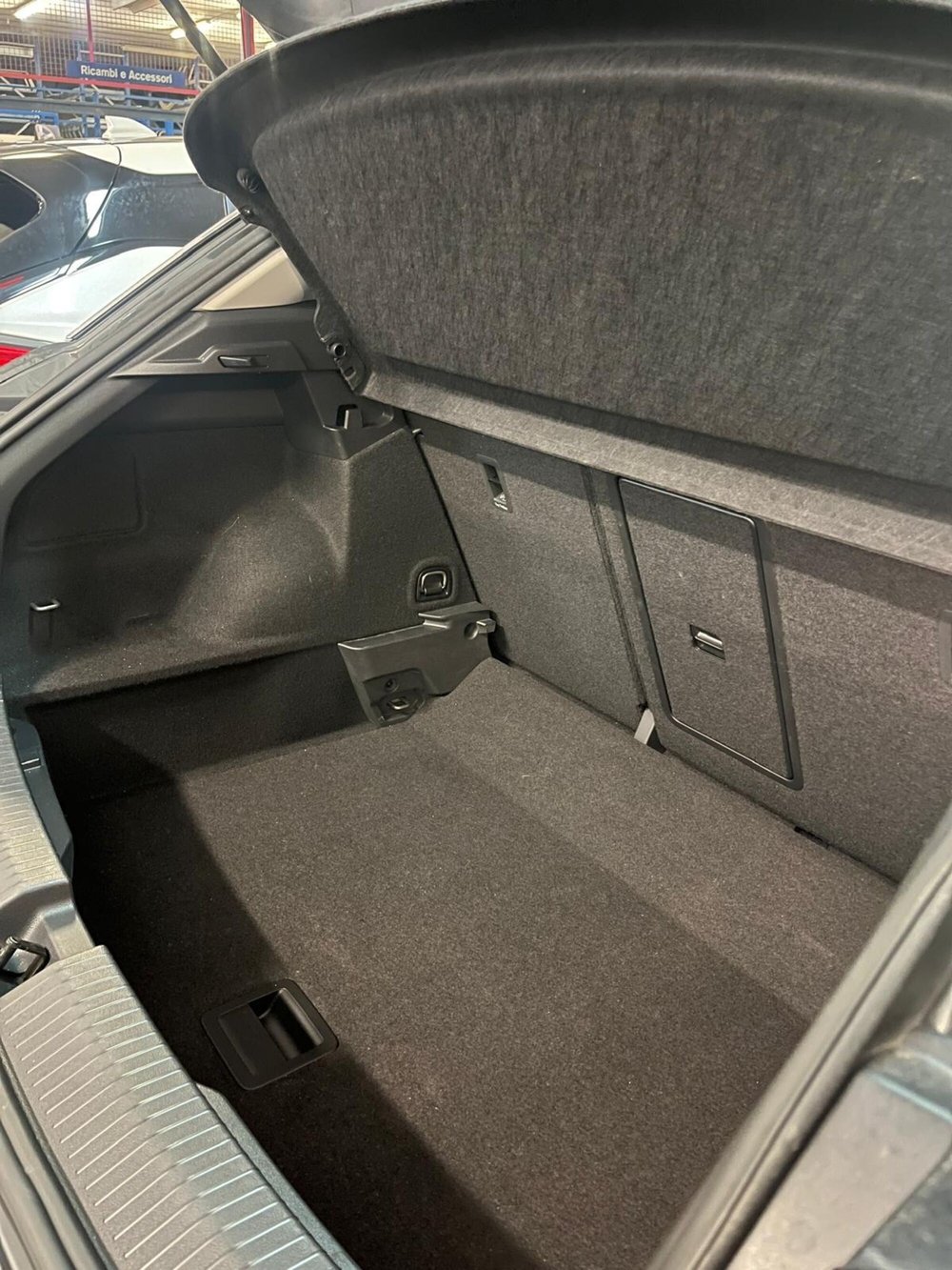 Volkswagen T-Roc usata a Cagliari (9)