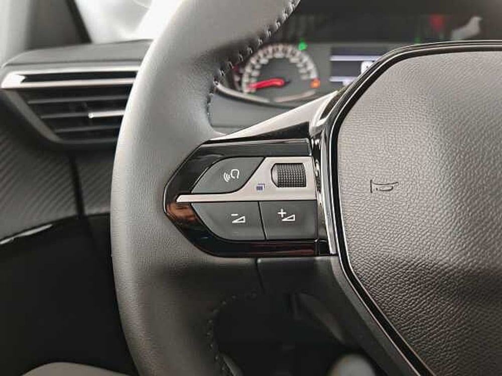 Peugeot 208 nuova a Palermo (11)