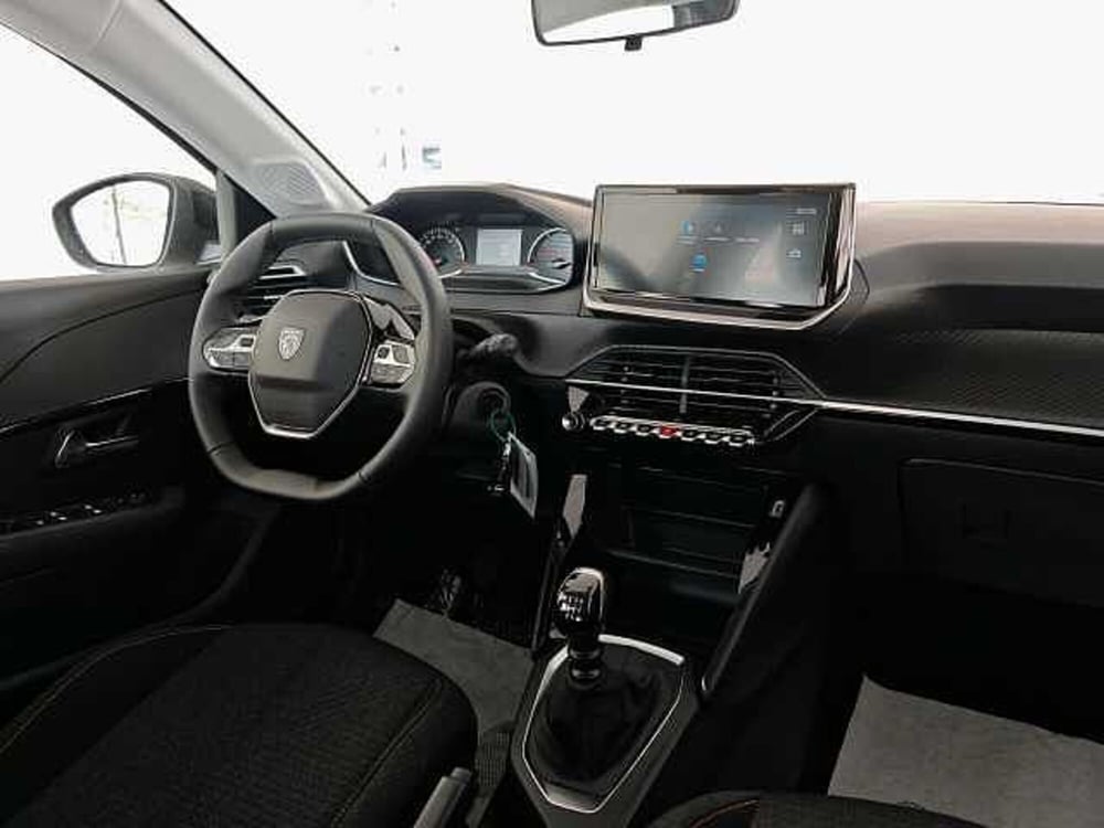 Peugeot 208 nuova a Palermo (9)