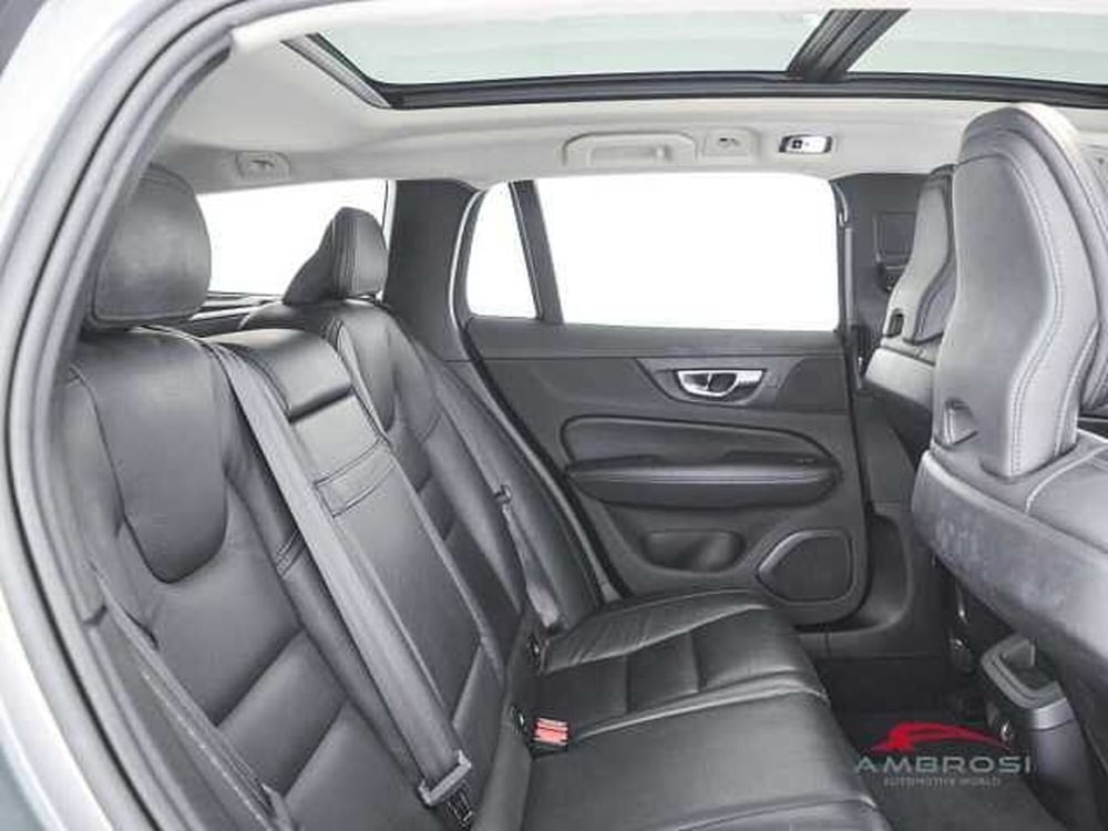 Volvo V60 Cross Country usata a Viterbo (11)