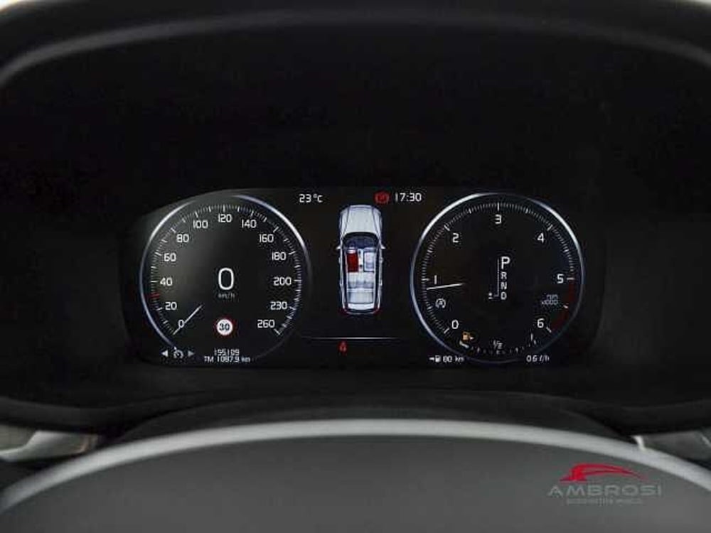 Volvo V60 Cross Country usata a Viterbo (13)