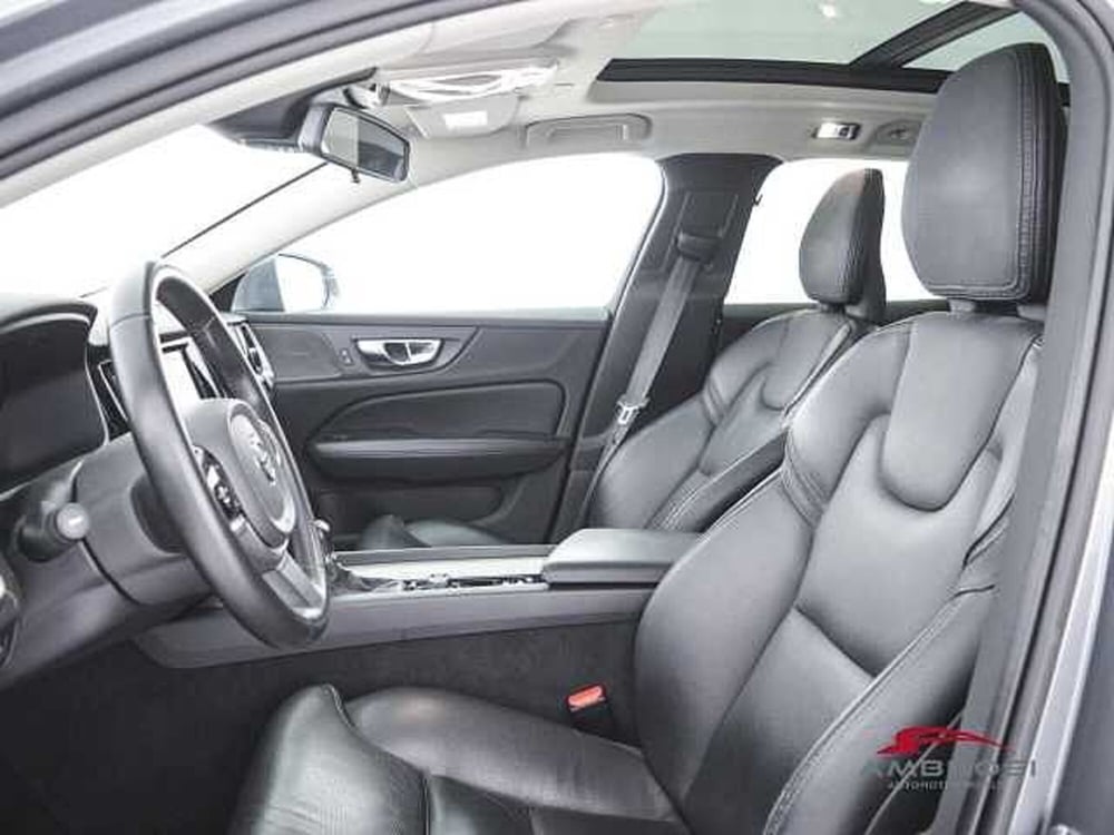 Volvo V60 Cross Country usata a Viterbo (9)