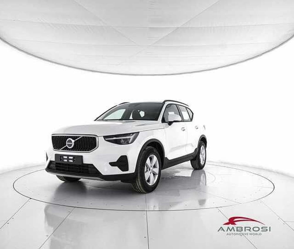 Volvo XC40 nuova a Viterbo