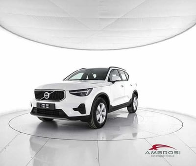 Volvo XC40 B3 automatico Essential nuova a Viterbo
