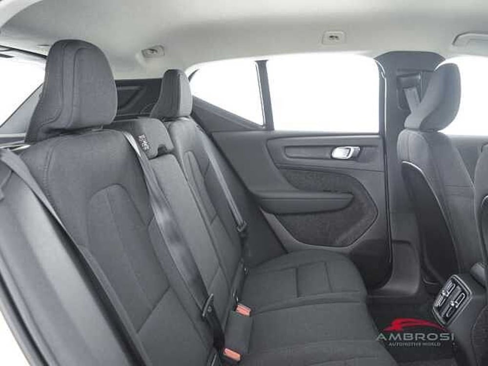 Volvo XC40 nuova a Viterbo (11)