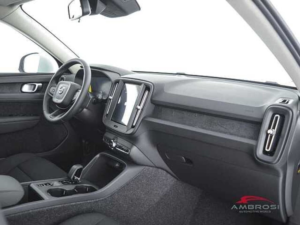 Volvo XC40 nuova a Viterbo (12)