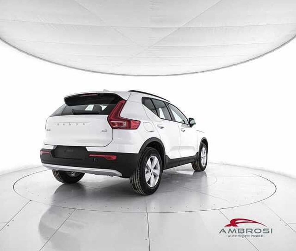 Volvo XC40 nuova a Viterbo (3)