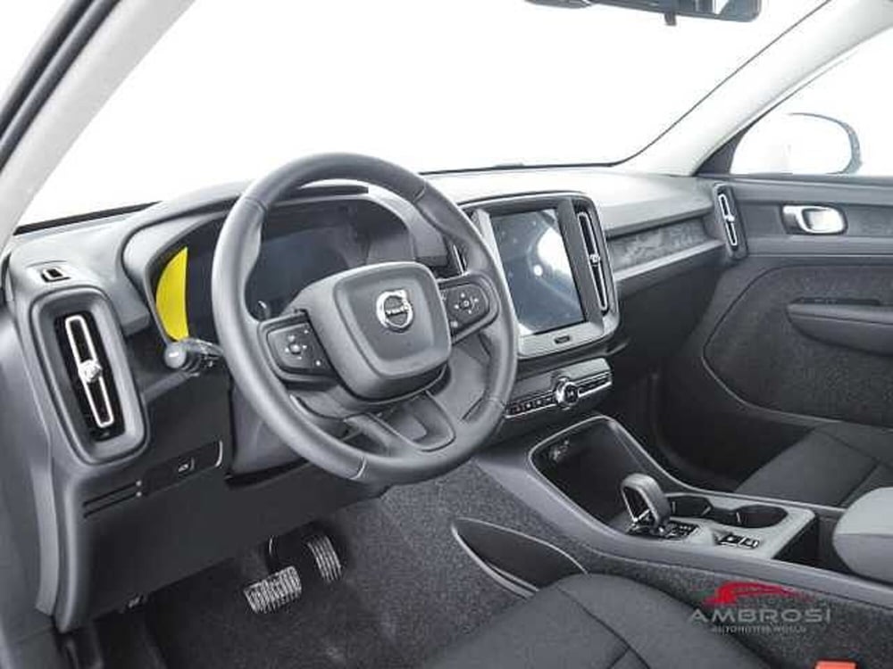 Volvo XC40 nuova a Viterbo (8)