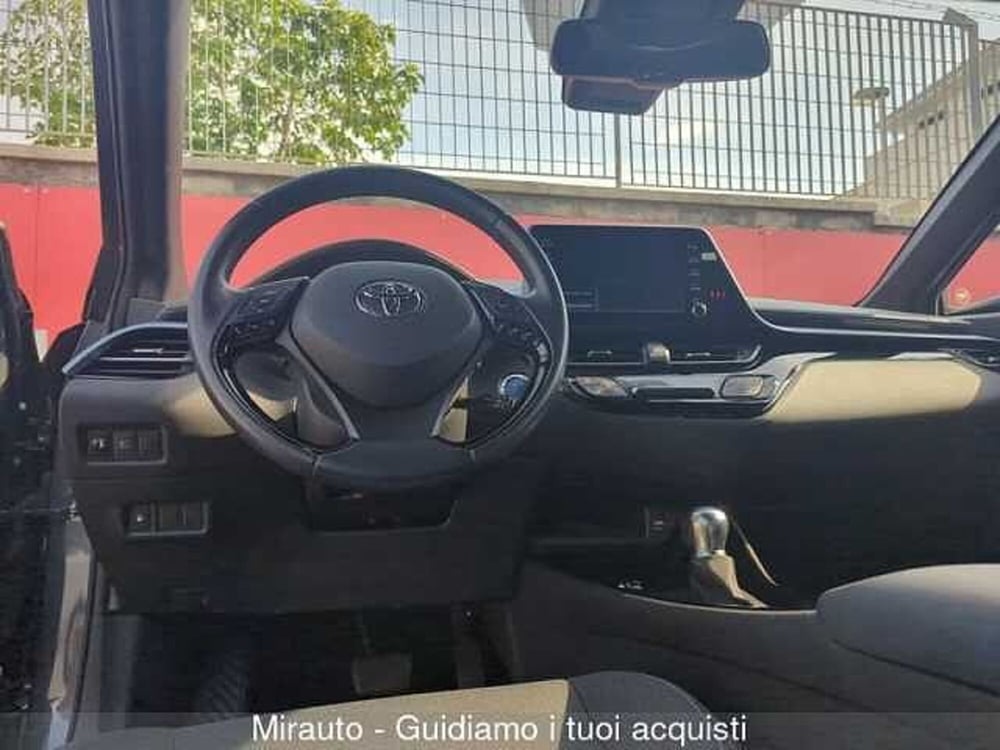 Toyota Toyota C-HR usata a Roma (13)