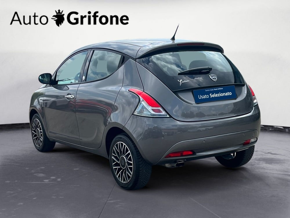 Lancia Ypsilon usata a Modena (3)