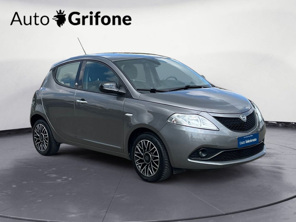 Lancia Ypsilon usata a Modena (6)