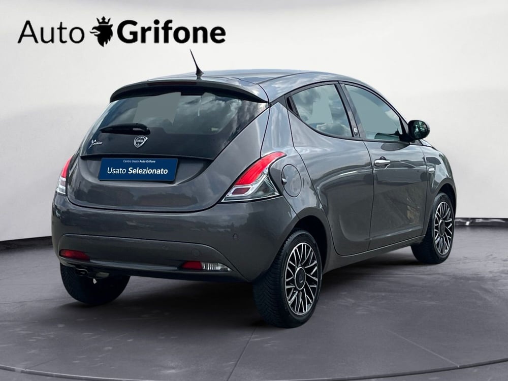 Lancia Ypsilon usata a Modena (8)