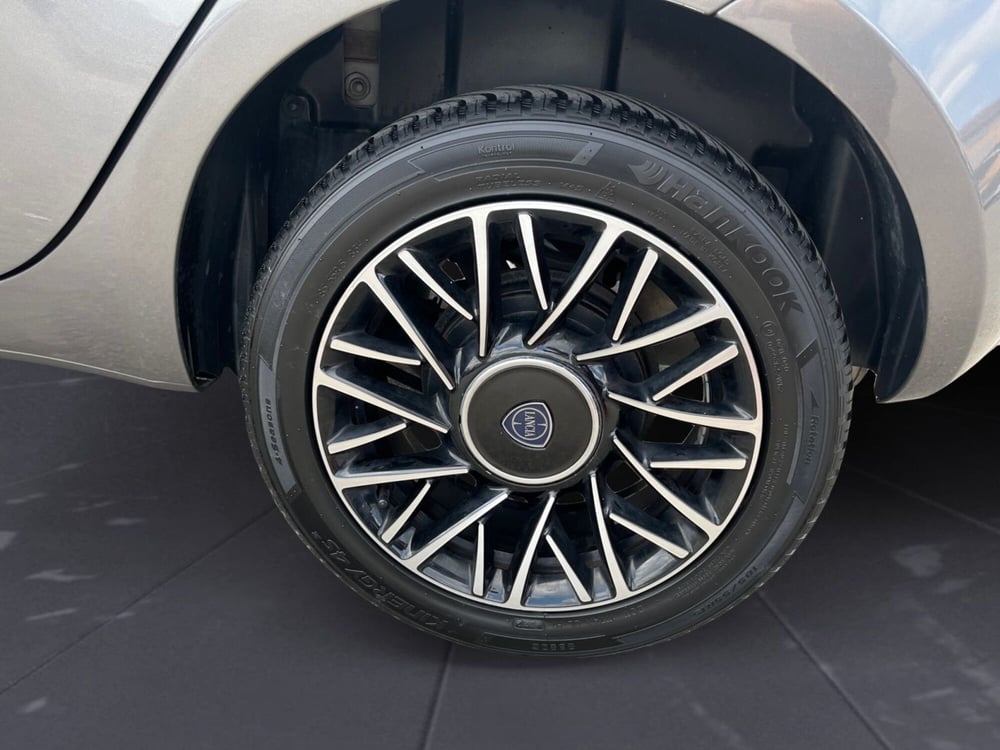 Lancia Ypsilon usata a Modena (9)