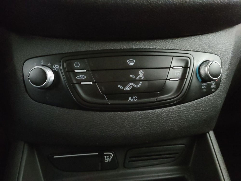 Ford Transit Courier usata a Roma (13)