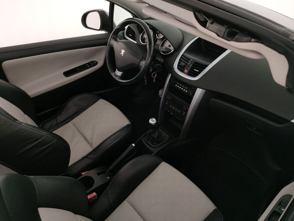 Peugeot 207 Cabrio usata a Caserta (17)